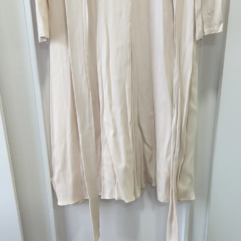 Ann Taylor Cream Long Sleeve Dress with Waist Tie Size 2